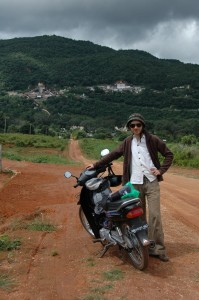 Sur la route de Pindaya, en 125 !